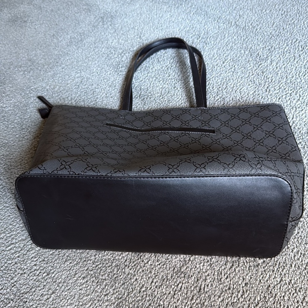 Nine West Charcoal Patterned Tote. 2 Outside Pockets & Inside Zipper & Slots! - Picture 4 of 13